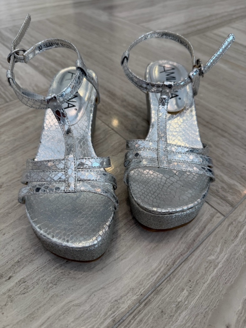 Girls Amiana Silver Metallic Croc Wedge Sandals Dress Shoes Size 32